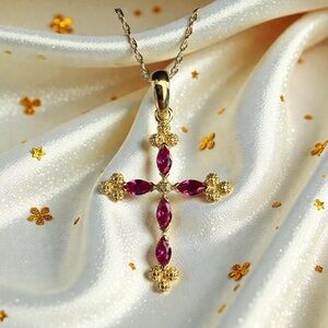 Elegant Cross Necklace NWOT